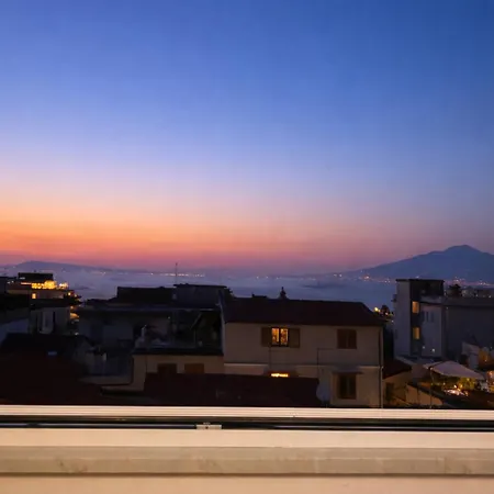 Panoramic Sea & Vesuvio View, Center, Costa Del Sole Apartment Sorrento