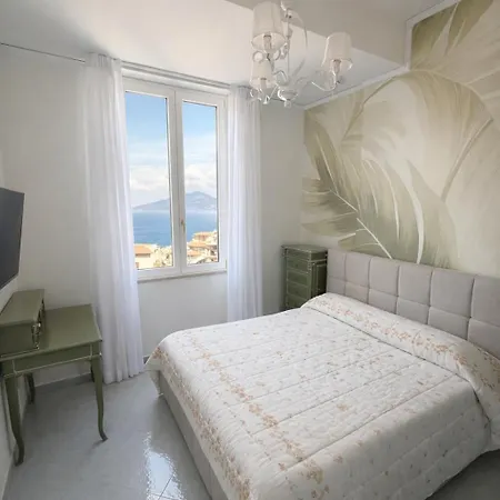 Apartment Panoramic Sea & Vesuvio View, Center, Costa Del Sole *