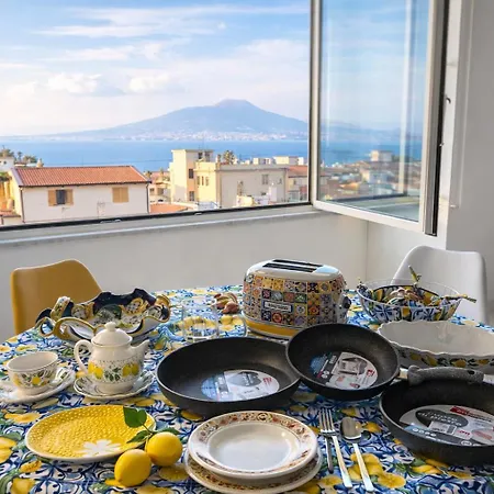 Panoramic Sea & Vesuvio View, Center, Costa Del Sole Appartement